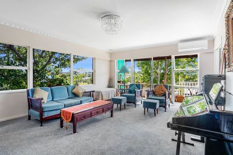 Photo of property in 26 Jade Avenue, Pakuranga Heights, Auckland, 2010