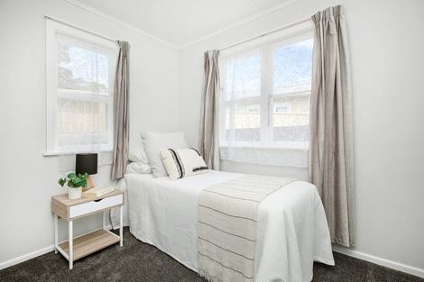 Photo of property in 49 Taylor Terrace, Tawa, Wellington, 5028