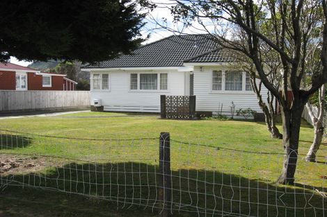 Photo of property in 41 Bledisloe Crescent, Wainuiomata, Lower Hutt, 5014