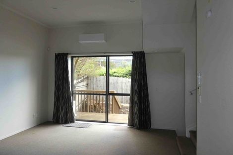 Photo of property in 5/2 Swan Hill Drive, Glen Eden, Auckland, 0602
