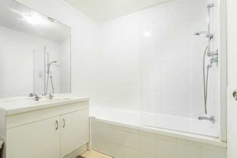 Photo of property in The Haven, 12/120 Beach Haven Road, Beach Haven, Auckland, 0626