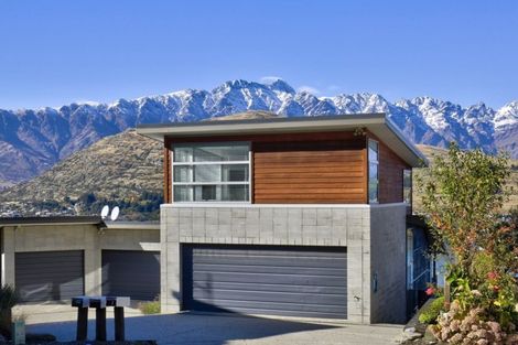 Photo of property in 1/11 Gum Lane, Queenstown, 9300