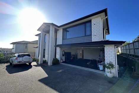 Photo of property in 89 Medallion Drive, Oteha, Auckland, 0632
