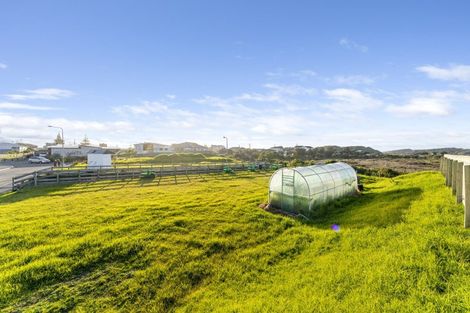Photo of property in 15 Seagrass Place, Otaki Beach, Otaki, 5512