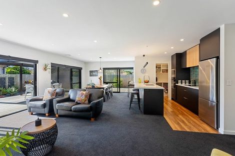 Photo of property in 17 Kaiwaru Place, Waikanae, 5036