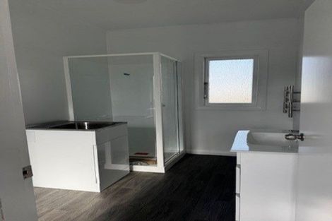 Photo of property in 21 Cambridge Terrace, Papatoetoe, Auckland, 2025