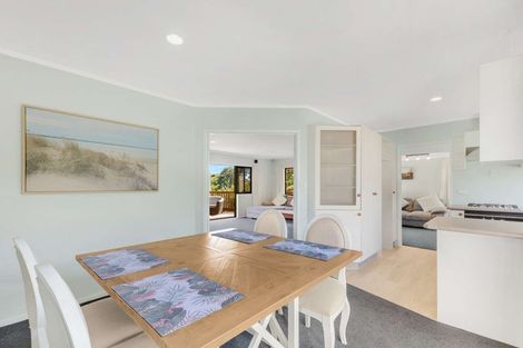 Photo of property in 6 Pararewa Drive, Whalers Gate, New Plymouth, 4310