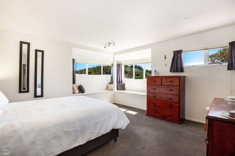 Photo of property in 56 Molyneux Close, Whitby, Porirua, 5024