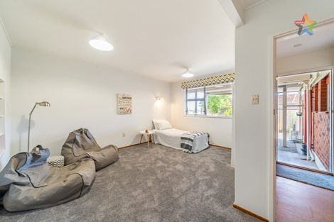 Photo of property in 8 Summit Road, Fairfield, Lower Hutt, 5011