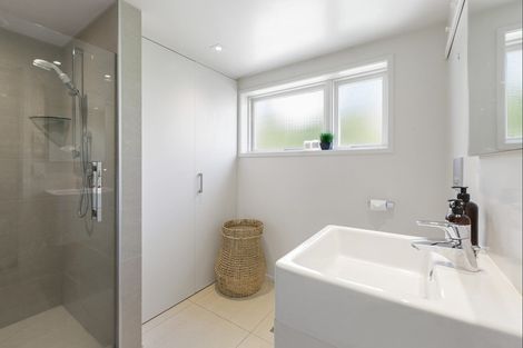 Photo of property in Oriana Apartments, 248 Oriental Parade, Oriental Bay, Wellington, 6011