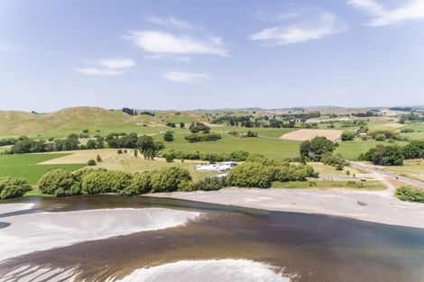 Photo of property in 797 Pourerere Road, Omakere, Waipawa, 4271