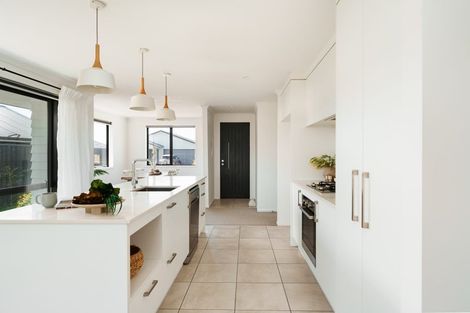 Photo of property in 25 Pioneer Crescent, Omokoroa, 3114