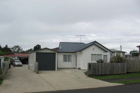 Photo of property in 8 De Thiery Place, Pakuranga Heights, Auckland, 2010