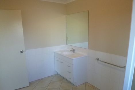 Photo of property in 51 Tiri Tiri Road, Birkdale, Auckland, 0626