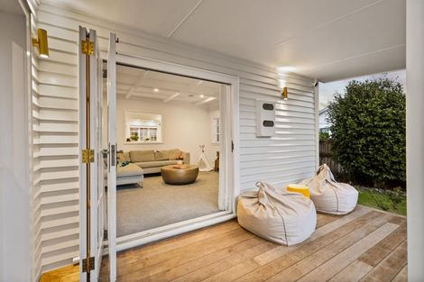 Photo of property in 5 Alice Street, Riverhead, 0820