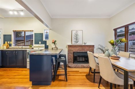 Photo of property in 19 Clevedon Road, Papakura, 2110