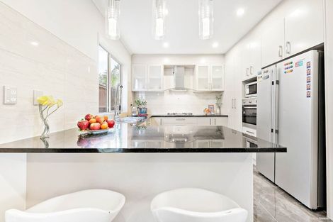 Photo of property in 1 Sunshine Lane, Flat Bush, Auckland, 2019