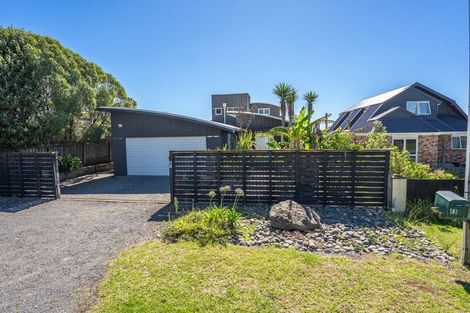 Photo of property in 13 Rodney Avenue, Te Horo Beach, Otaki, 5581