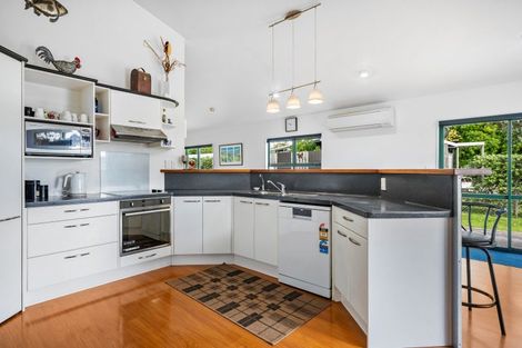 Photo of property in 4 Ringer Avenue, Matapouri, Whangarei, 0173