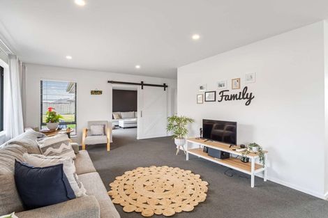 Photo of property in 119 Shillingford Boulevard, Rolleston, 7615