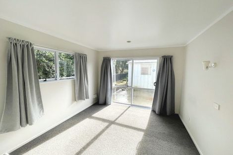 Photo of property in 36 Seaward Place, Wattle Downs, Auckland, 2103