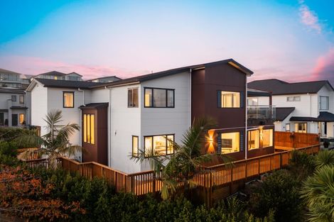 Photo of property in 12 Shelby Place, Long Bay, Auckland, 0630