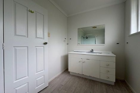 Photo of property in 12 Sullivan Avenue, Mangere Bridge, Auckland, 2022