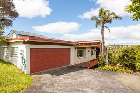 Photo of property in 15 Montclair Rise, Browns Bay, Auckland, 0630