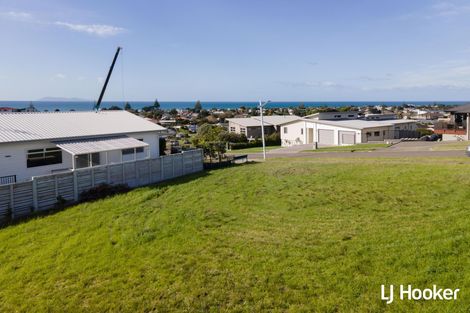 Photo of property in 24 Tohora View, Waihi Beach, 3611