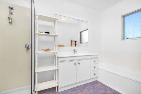 Photo of property in 18 Hoylake Place, Wattle Downs, Auckland, 2103