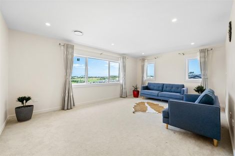 Photo of property in 52 Resolution Drive, Gulf Harbour, Whangaparaoa, 0930