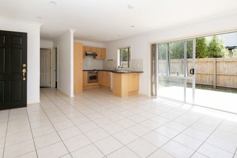 Photo of property in 3a Trelawn Place, Cockle Bay, Auckland, 2014