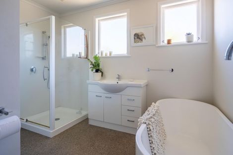 Photo of property in 18 Walton Road, Paraparaumu Beach, Paraparaumu, 5032