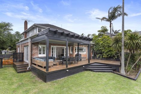 Photo of property in 14 Saltburn Road, Milford, Auckland, 0620