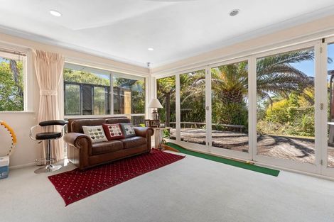 Photo of property in 102 Arran Road, Browns Bay, Auckland, 0630