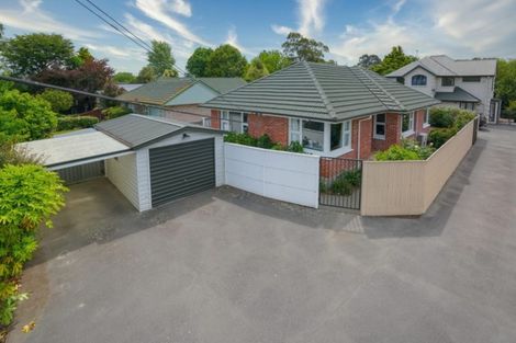 Photo of property in 93 Crofton Road, Harewood, Christchurch, 8051