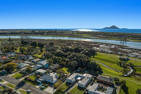 Photo of property in 8a Beach Street, Fitzroy, New Plymouth, 4312