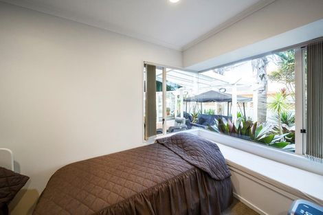 Photo of property in 12 Shelter Grove, Frankleigh Park, New Plymouth, 4310