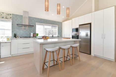 Photo of property in 100 Whangaparaoa Road, Red Beach, 0932