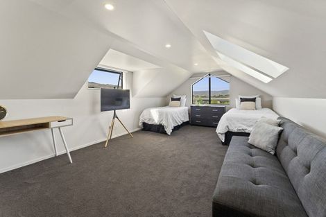 Photo of property in 21 De Bettencor Place, Mount Pisa, Cromwell, 9383