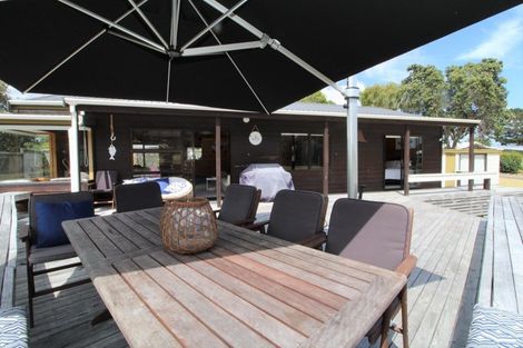 Photo of property in 219 Waimaire Avenue, Matarangi, Whitianga, 3592