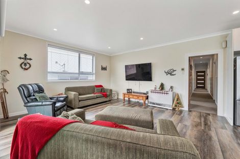 Photo of property in 5 Pembroke Road, Pembroke, Stratford, 4332