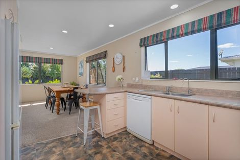 Photo of property in 13 Impala Place, Whitianga, 3510