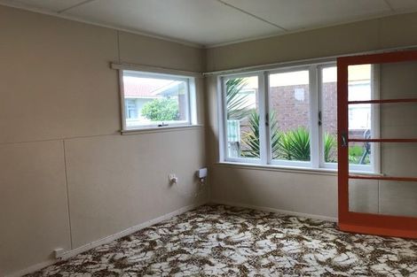 Photo of property in 77 Bartholomew Road, Levin, 5510