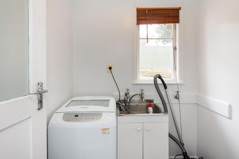 Photo of property in 2 Stoke Place, Awapuni, Palmerston North, 4412