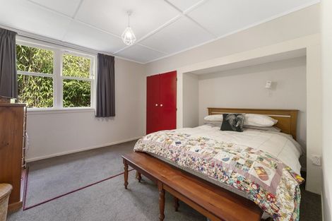 Photo of property in 33 Elmslie Road, Pinehaven, Upper Hutt, 5019