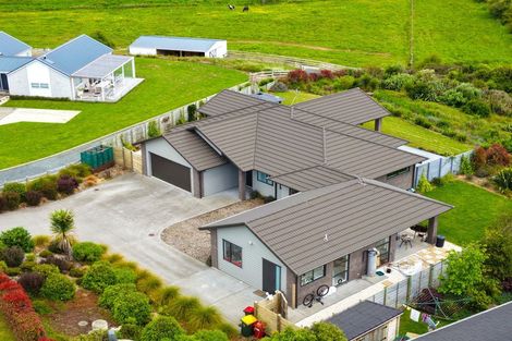 Photo of property in 8 Awatiro Drive, Kaukapakapa, 0871