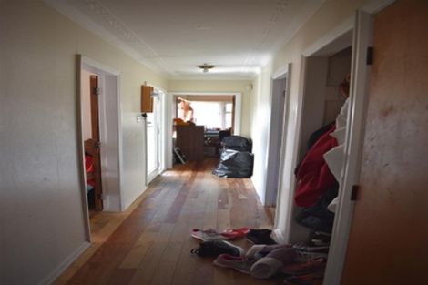 Photo of property in 84 Roberts Road, Te Atatu South, Auckland, 0610