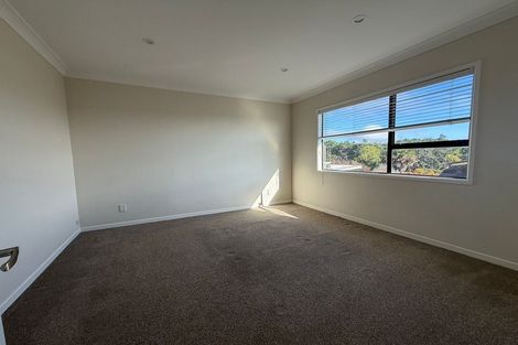 Photo of property in 2/42 Aberdeen Road, Campbells Bay, Auckland, 0620