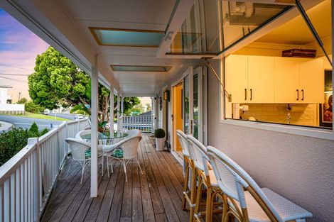 Photo of property in 1/2 Heathcote Road, Castor Bay, Auckland, 0620